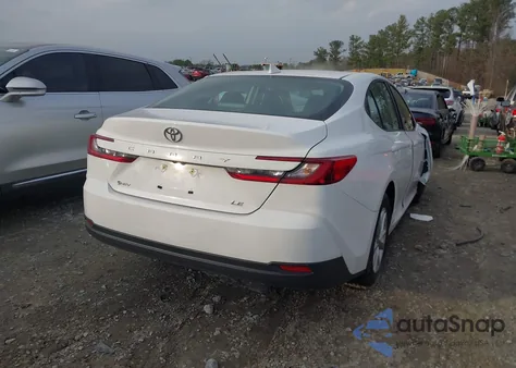 2026 Toyota Camry Le z USA, uszkodzony, nr VIN 4T1DAACK5TU214301